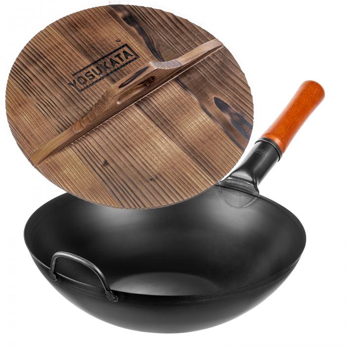 Yosukata 34cm Wok en Acier au Carbone Noir (Fond Plat, Pré-Assaisonnés) + Couvercle en bois pour wok de 34 cm